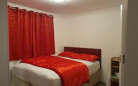 Amh Hotel - Greenford Station